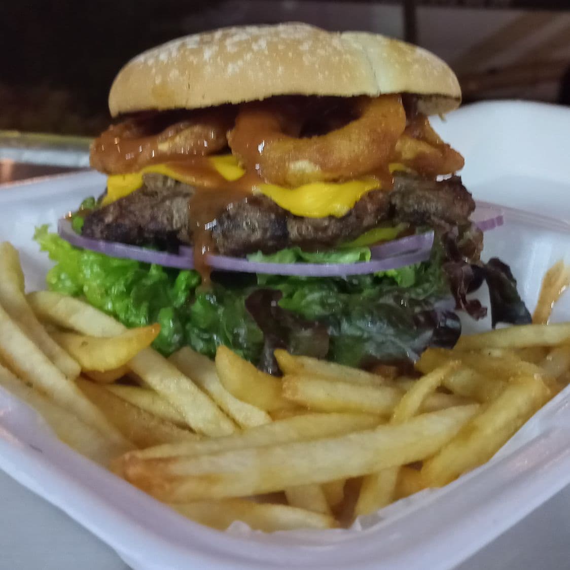 BBQ Burger + papas a la francesa