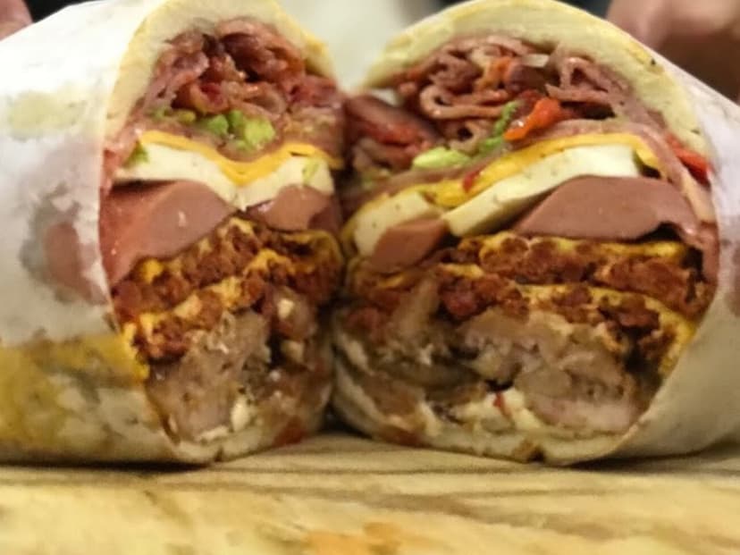 Super Tortas y Tacos El Rinconcito