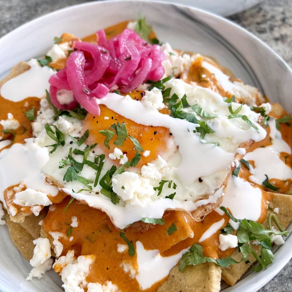 Chilaquiles Rojos con Huevo