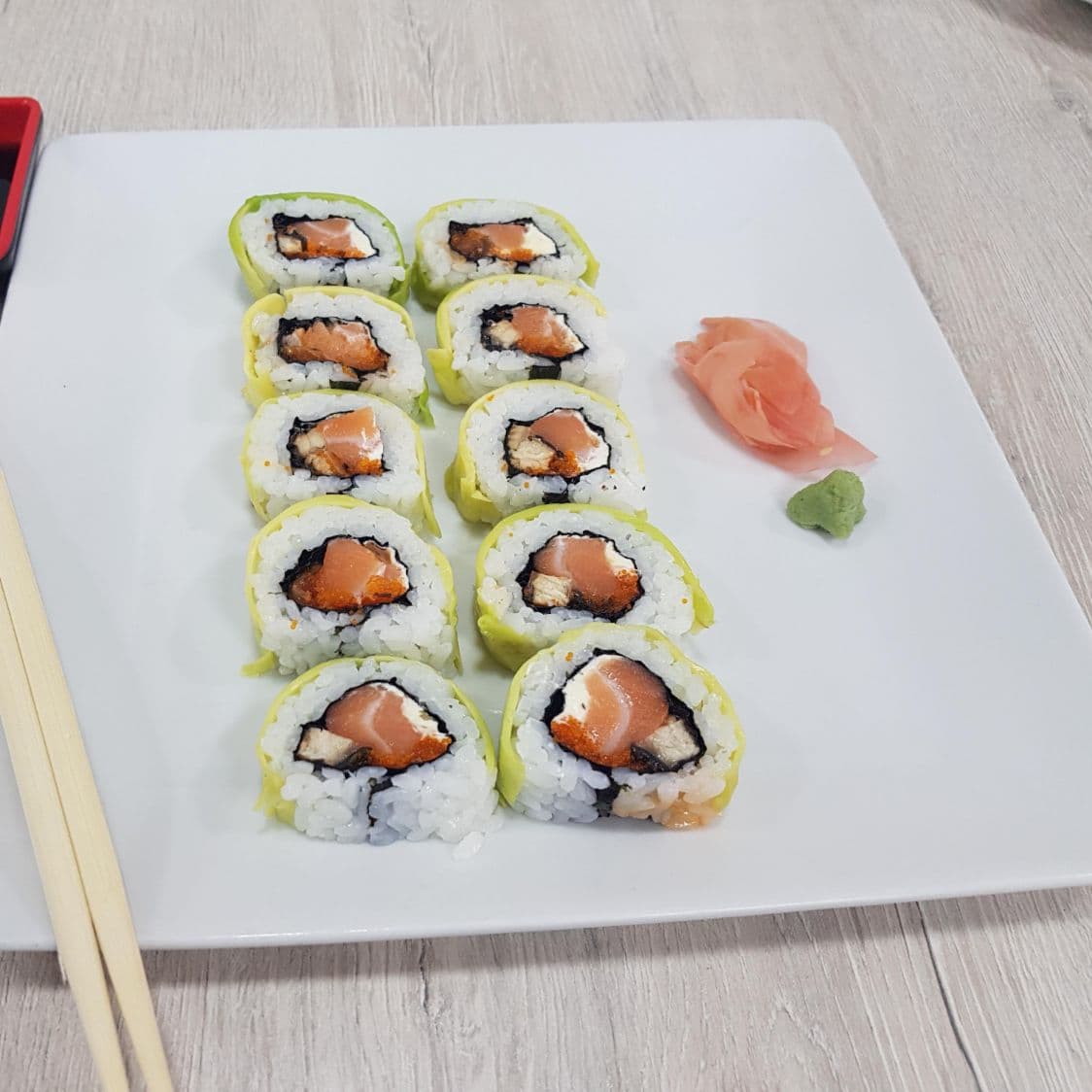 Aguacate Roll