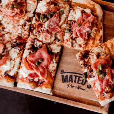 Pizza Mateos Mediana (6 Rebanadas)