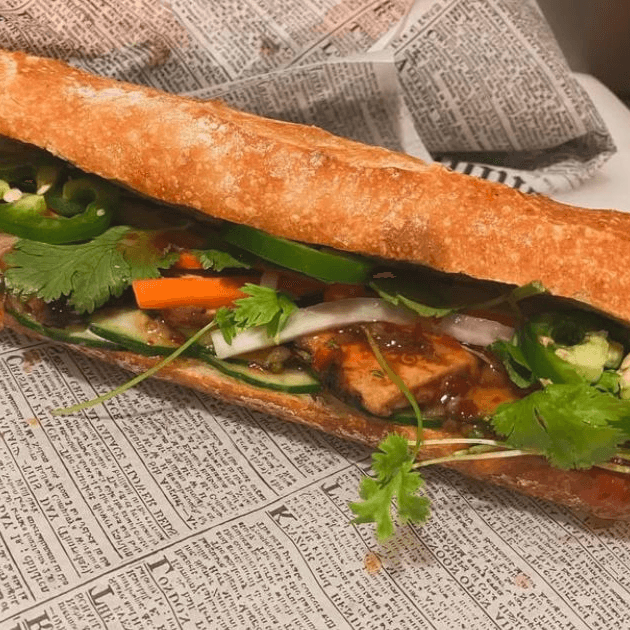 Banh Mí de Tofu Frito en Miso y Maple