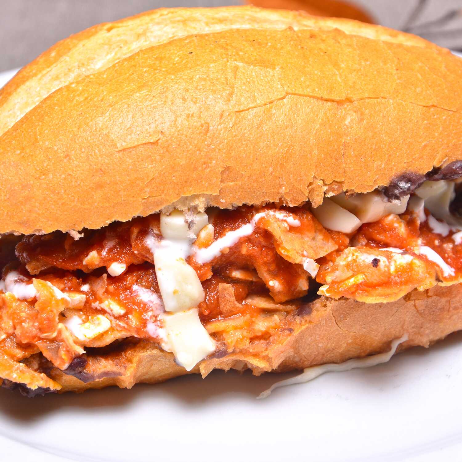 Torta De Chilaquiles Rojos De Suader