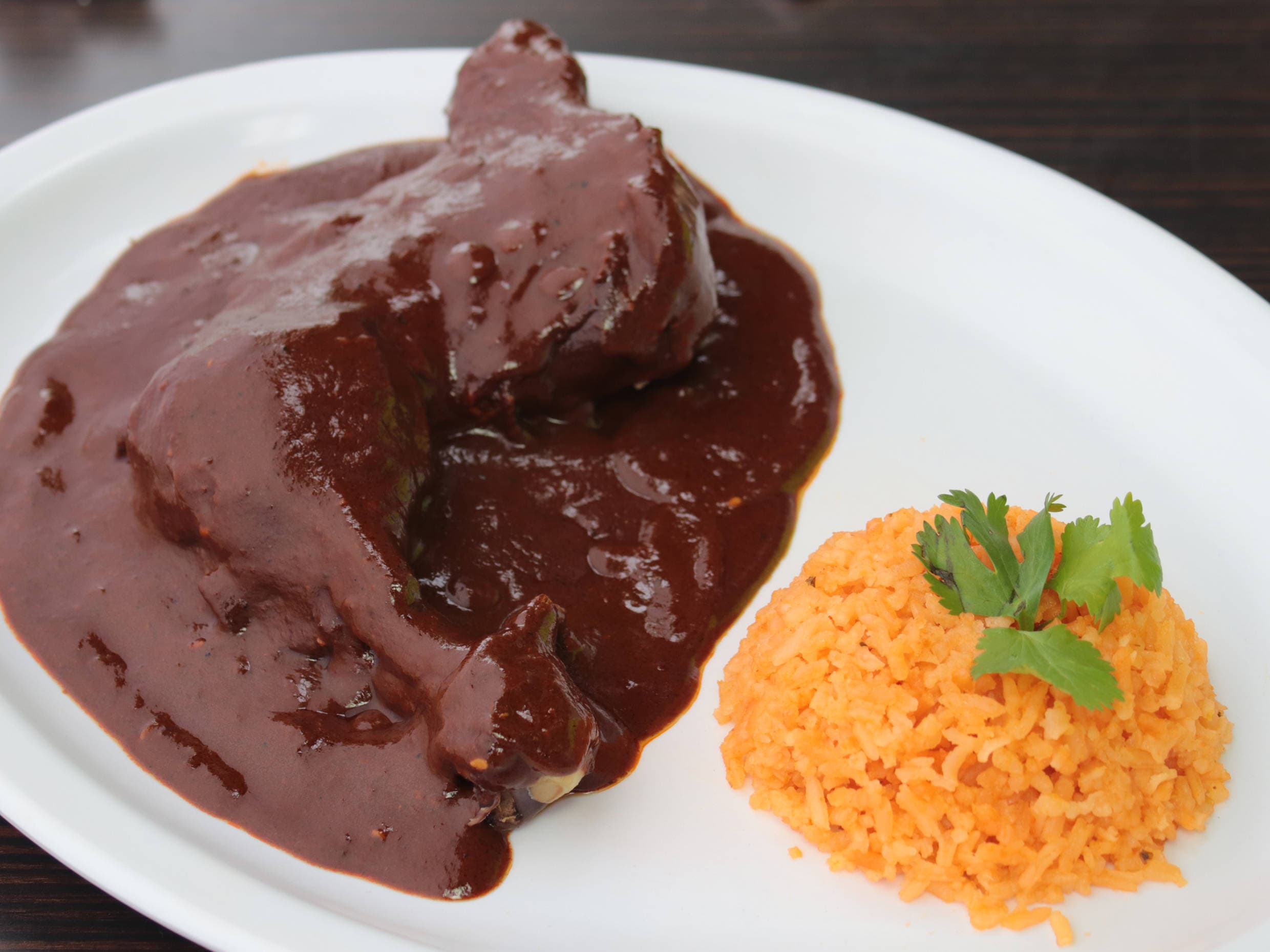 Pollo en Mole Rojo