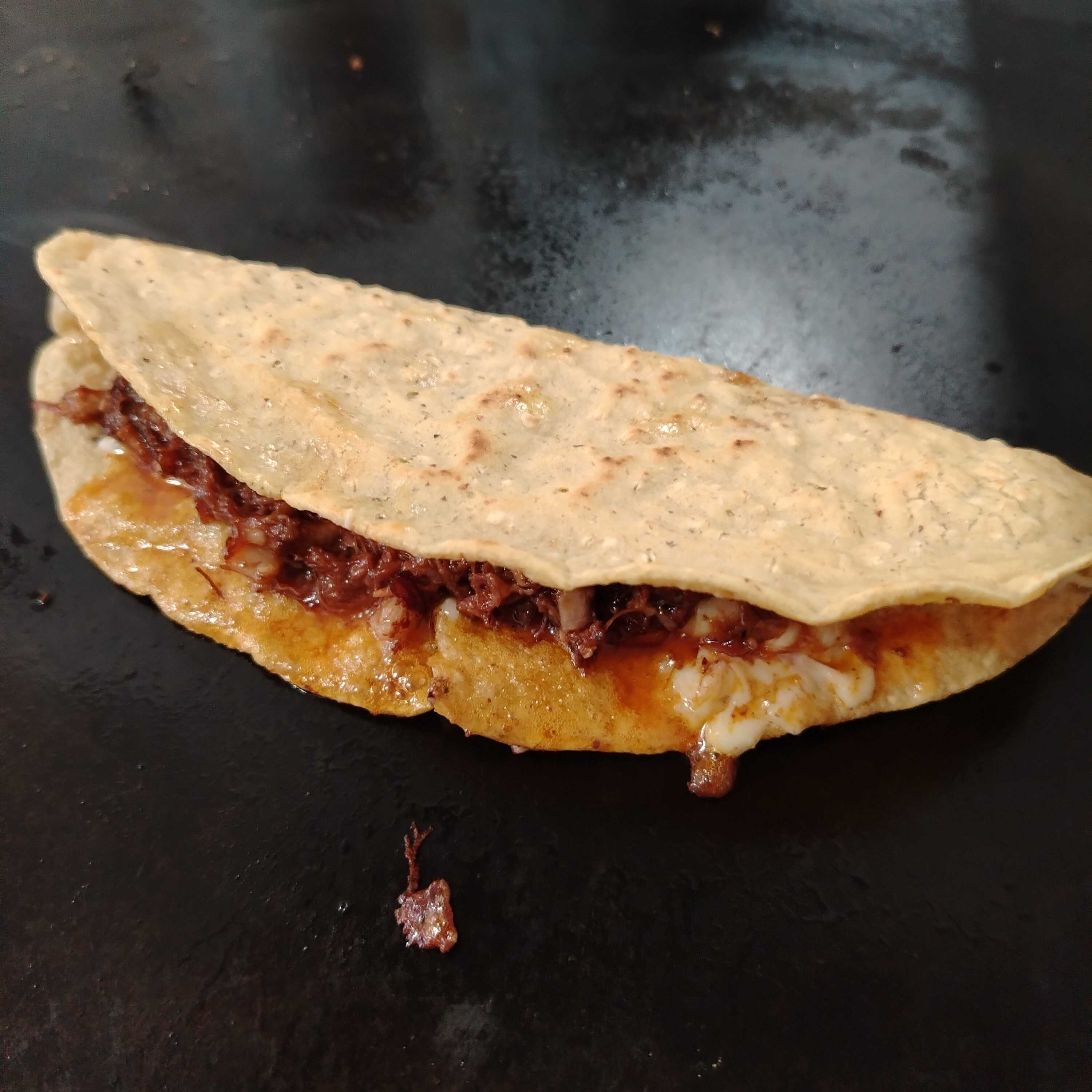Quesadilla Maíz - Chicharrón Prensado (Grande)