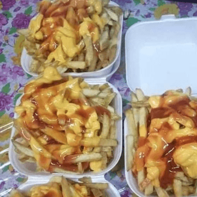 Papas con Quesillo
