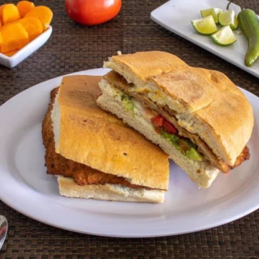 Jugos y Tortas "MOYUS"