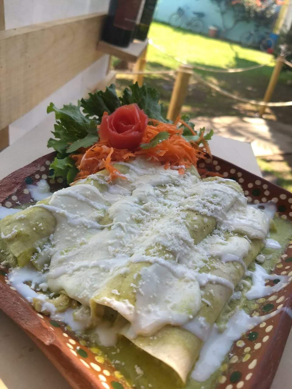 2 Enchiladas Suizas + Agua