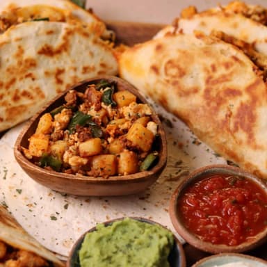 4 Quesadillas De Maiz Con Chorizo