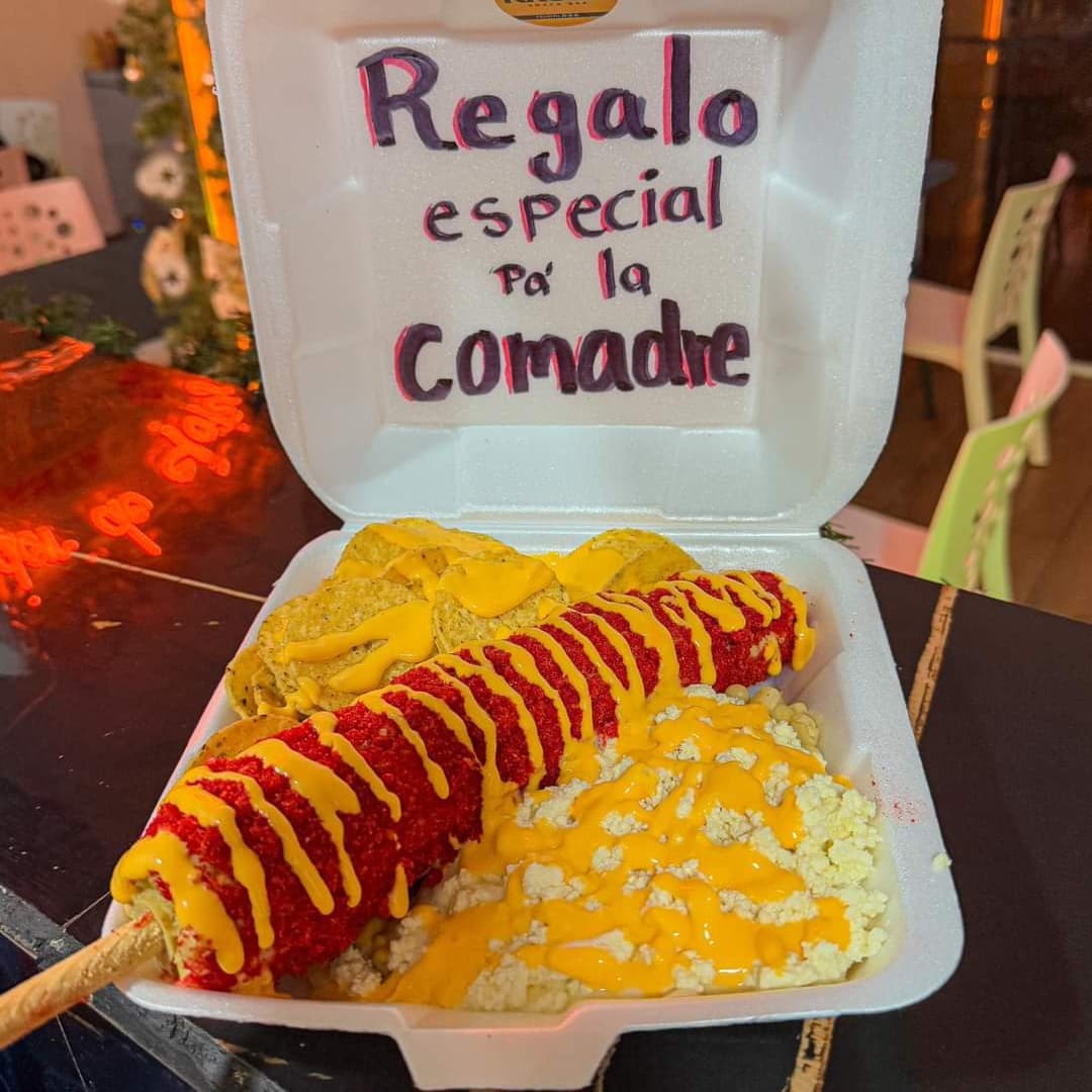 ELOTE CON ESQUITE Y NACHOS