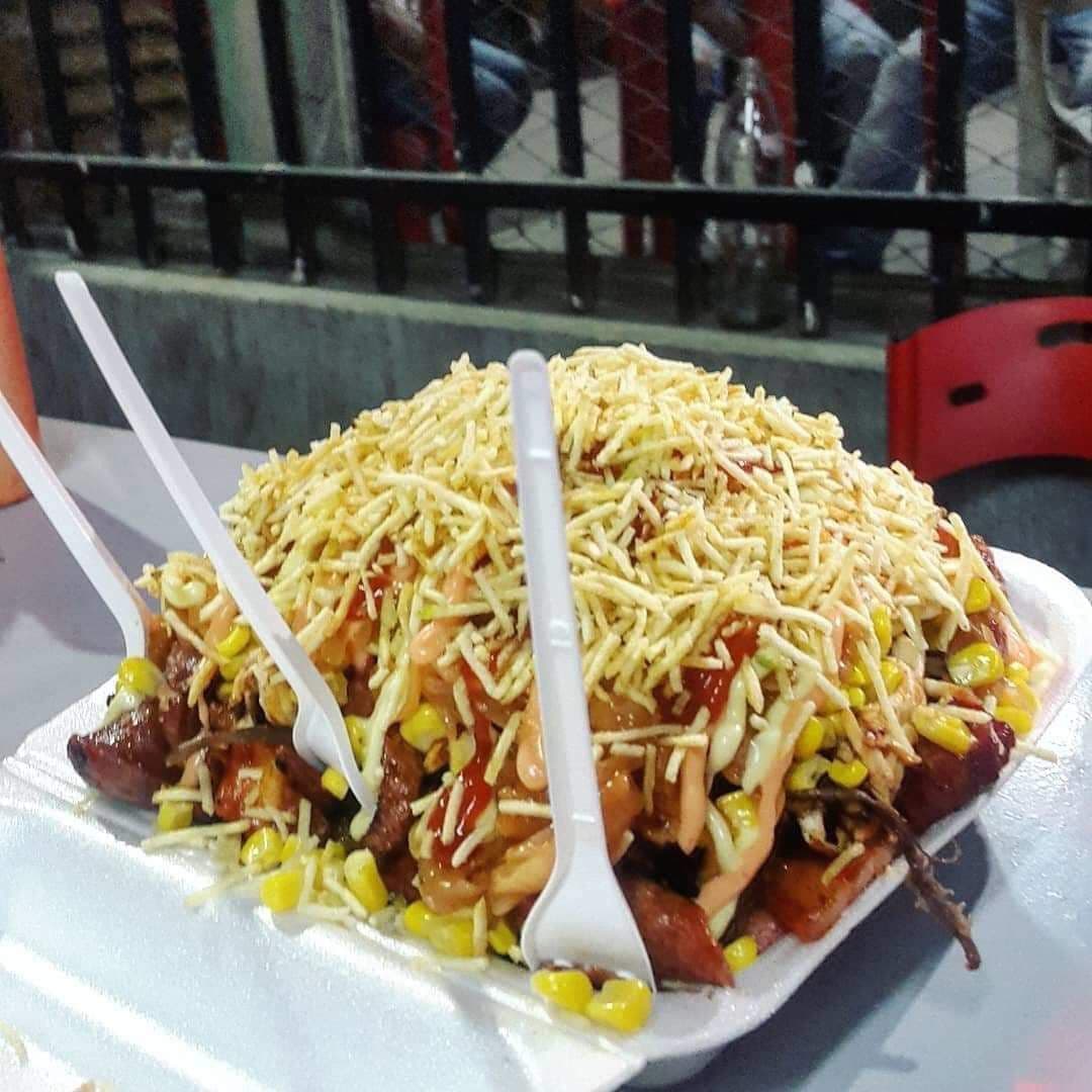 Salchipapa TRIFASICA Chorizo Butifarra y Manguera