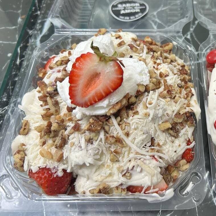 FRESAS CON CREMA