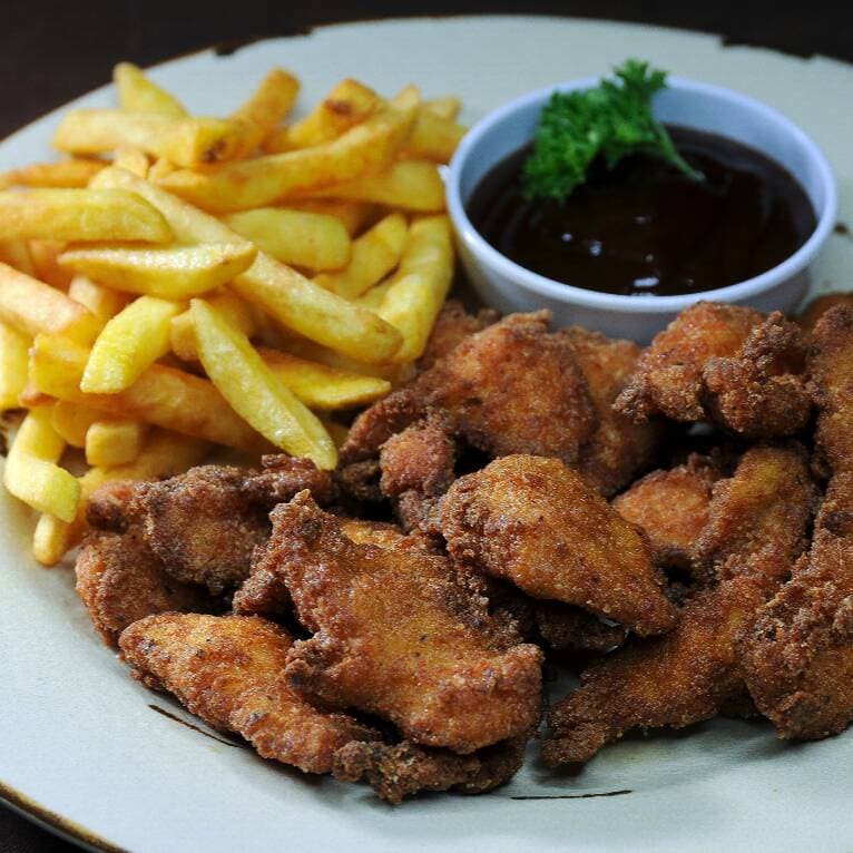Nuggets de Pollo y Salsa BBQ