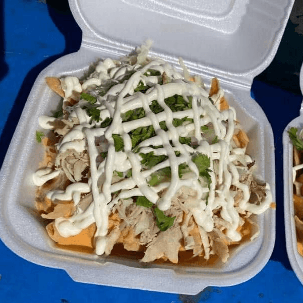 Chilaquiles Crema Chipotle con Pollo