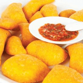 2 PASTELES Y POLLO Y 3 EMPANADAS MAS GURAPO