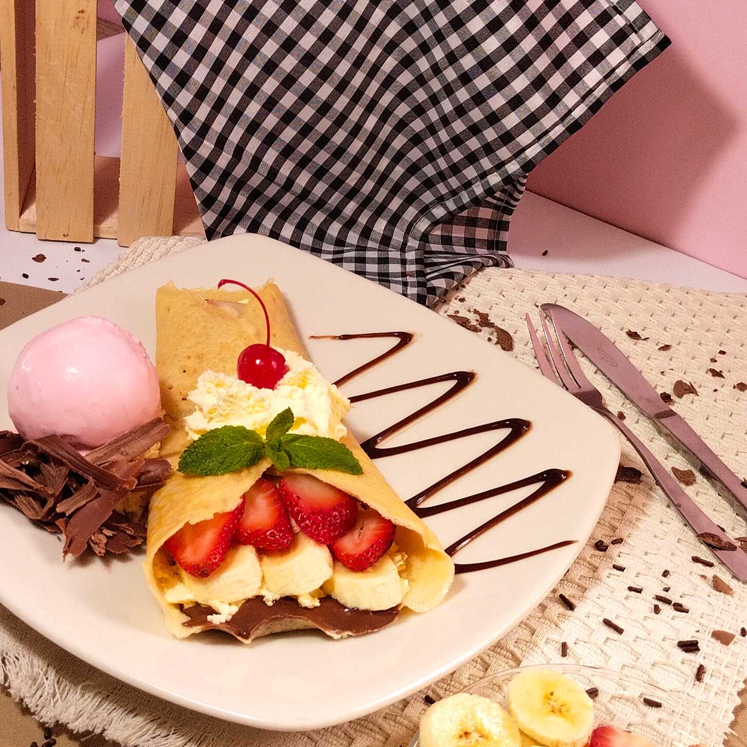 Crepe de Banano y Fresas.