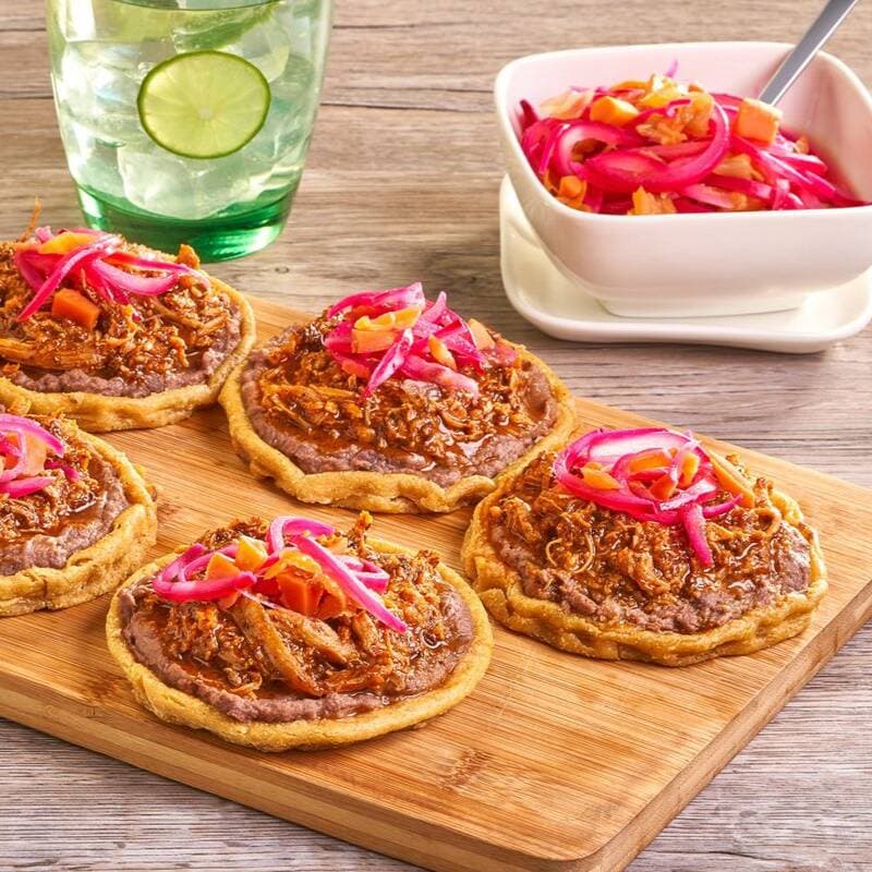 Orden de 4 Sopes con Cochinita Pibil