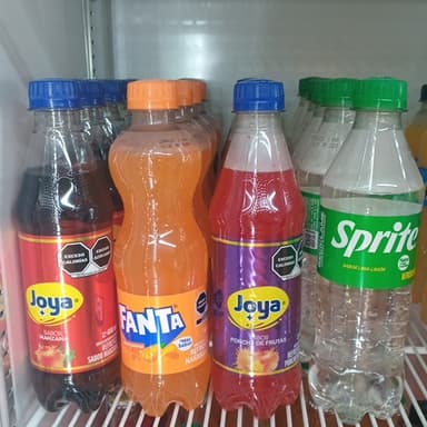 Refresco desechable de sabor random
