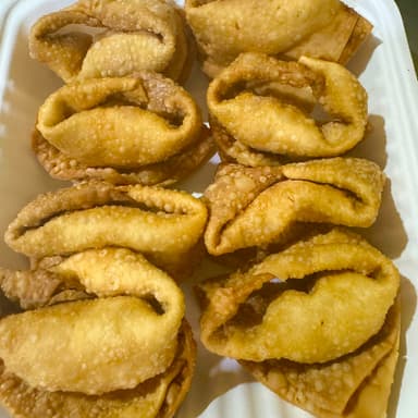 WANTON CON CAMARON FRITO
