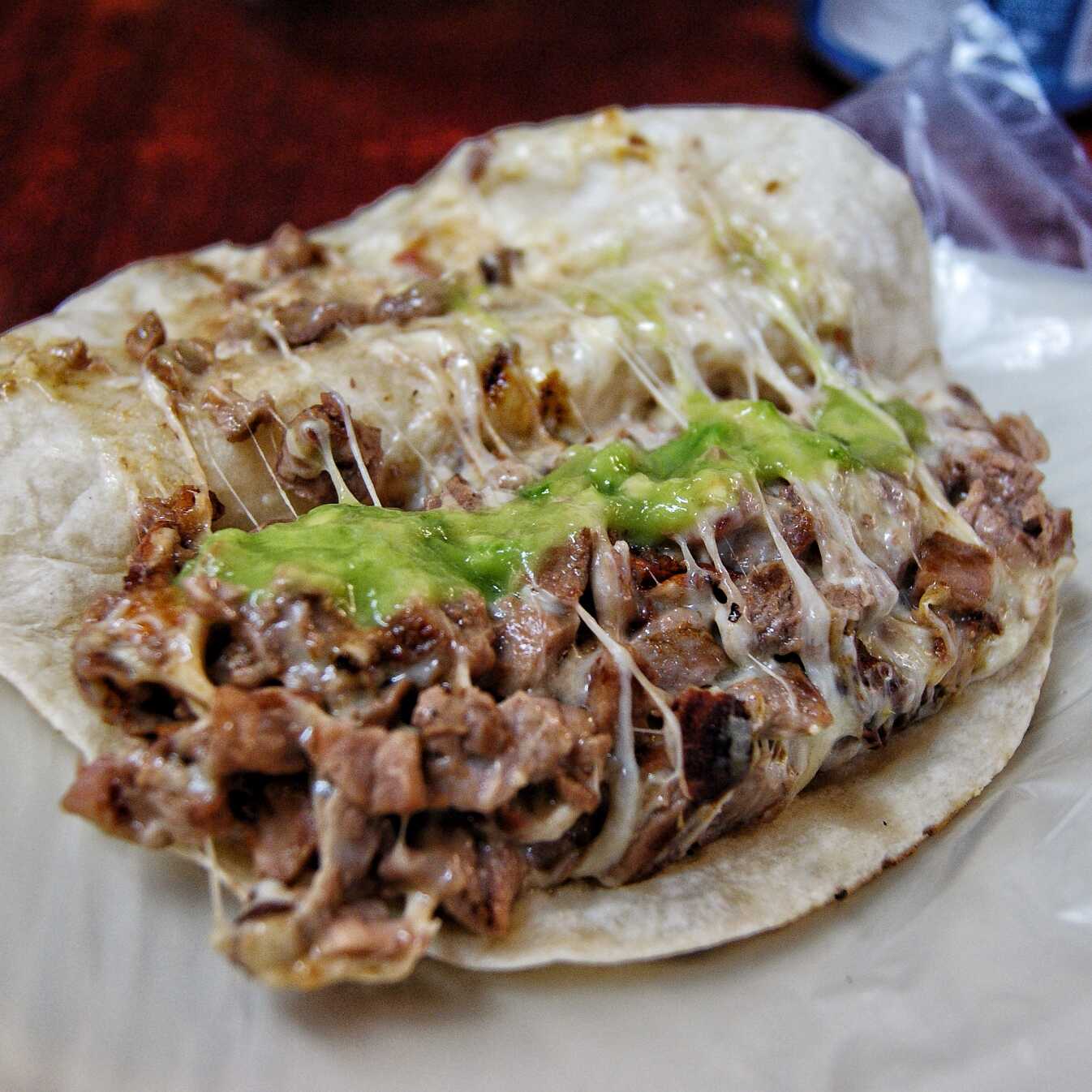 * Huarache grande de bistec a la mexicana