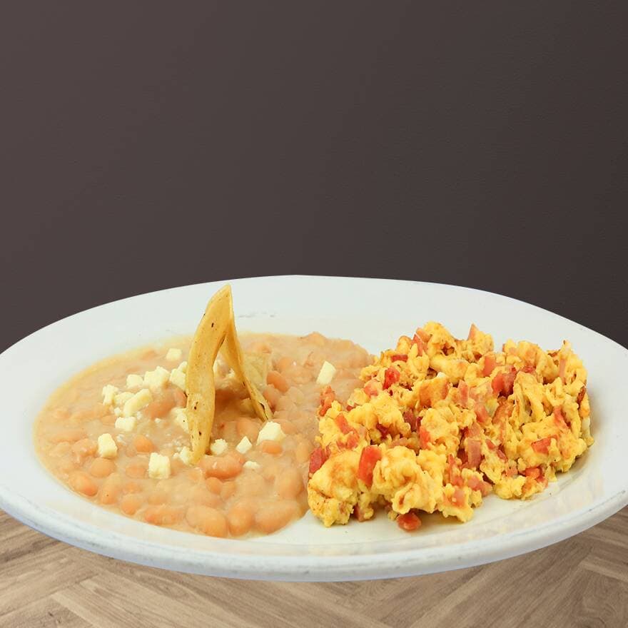 Huevos Revueltos con Tocino