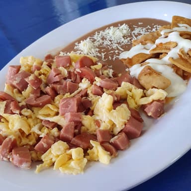 Huevos con Salchicha 2X1
