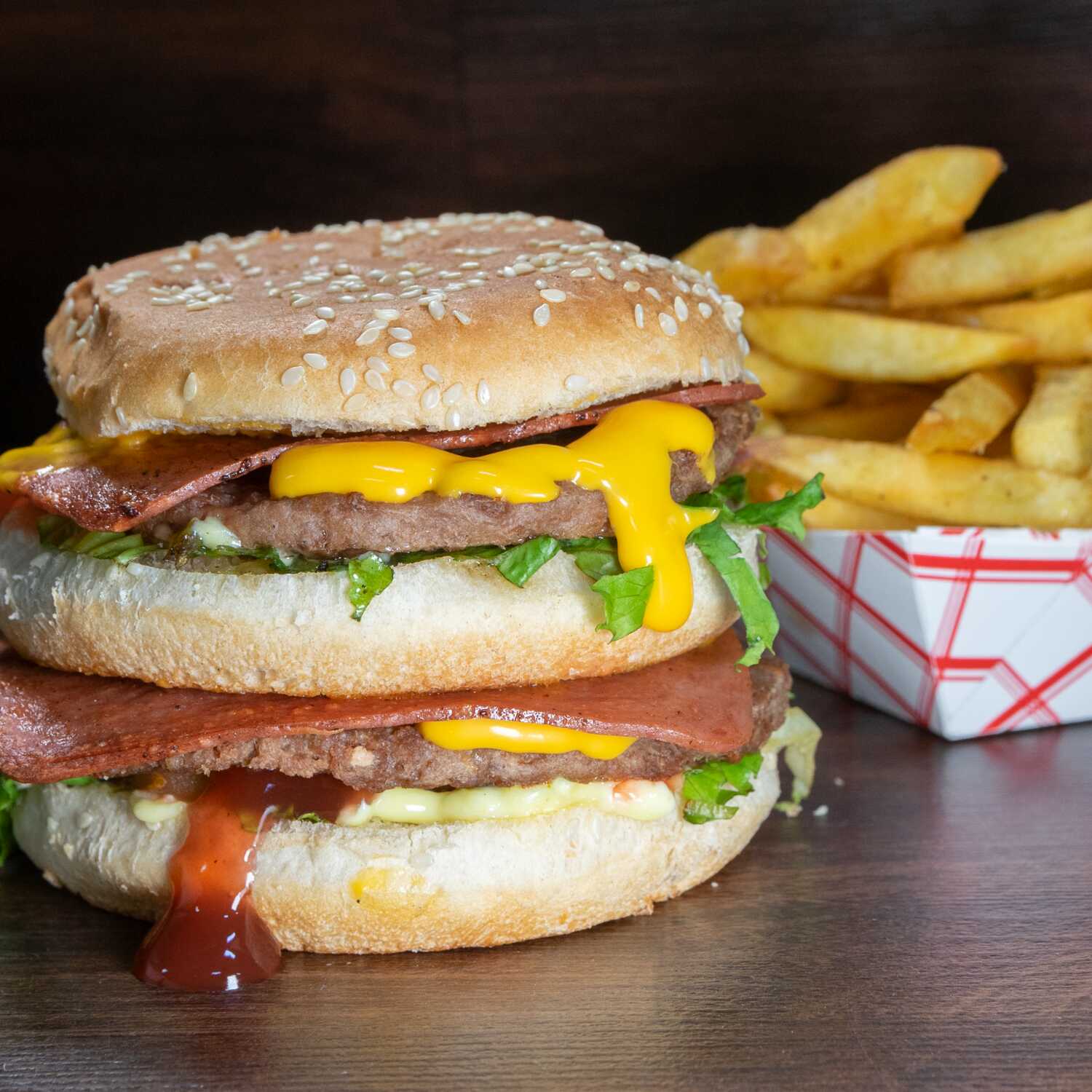 Combo-Hamburguesa Doble+Papas+Bebida Gaseosa