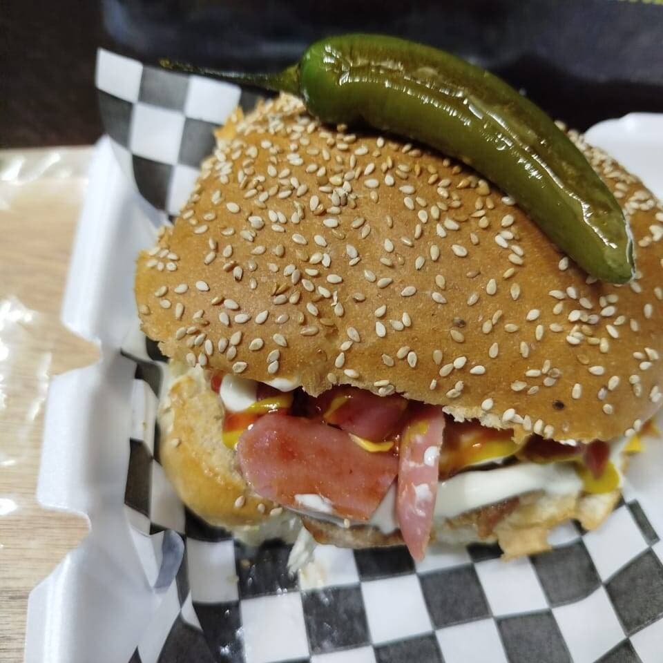 HAMBURGUSA CON SALCHICHA