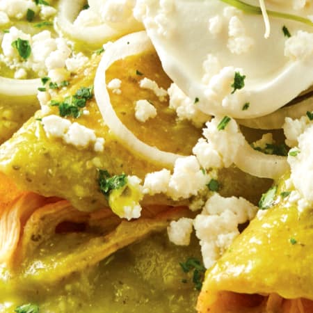 ENCHILADAS VERDES O ROJAS DE POLLO (4)