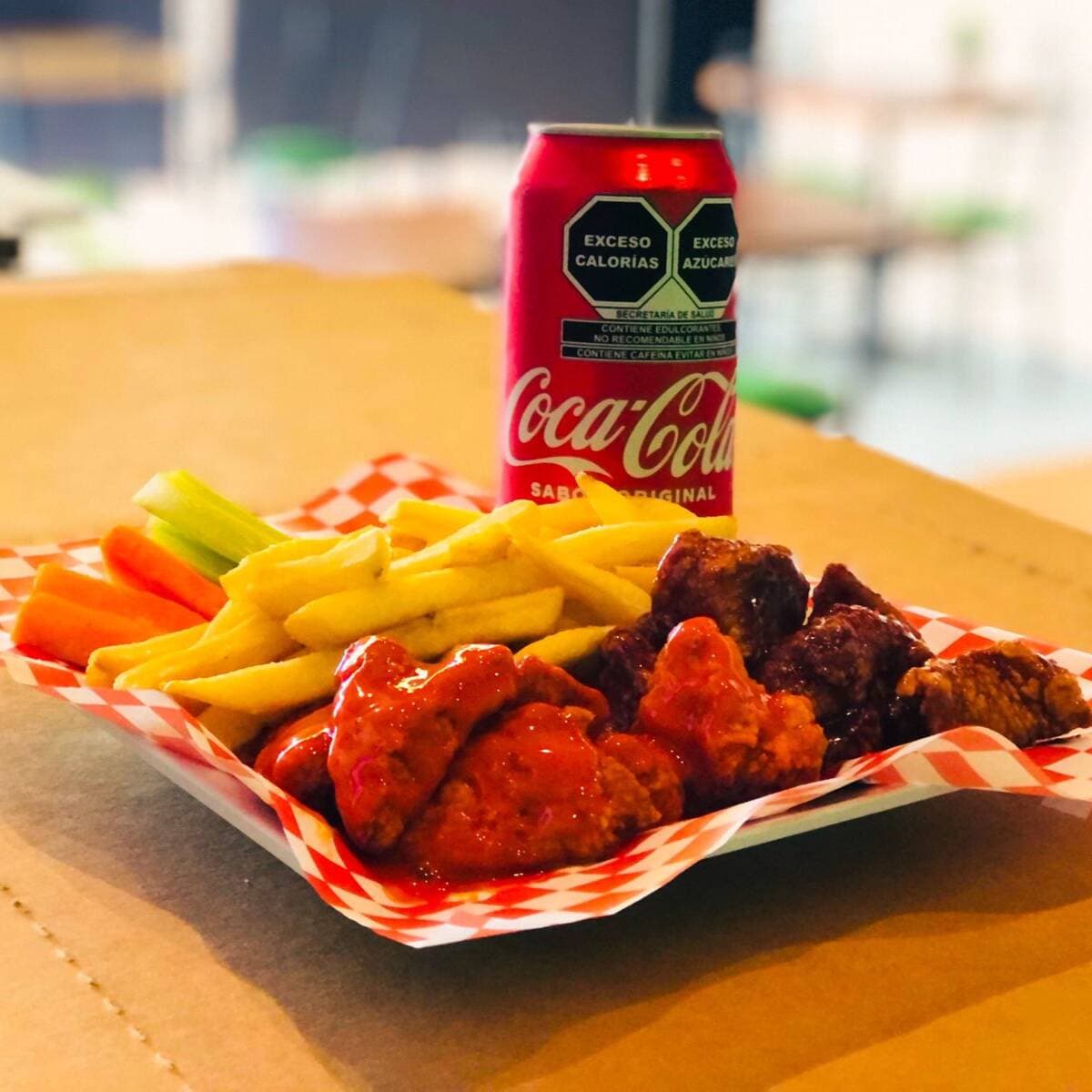 Boneless más Papas y Refresco