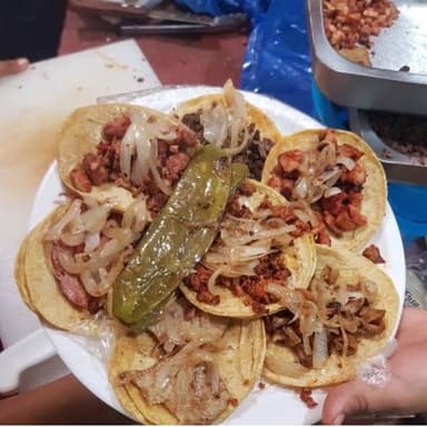 Taco de Bisteck y Longaniza
