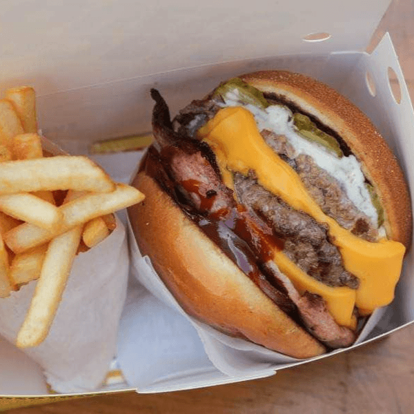 Hamburguesa Doble con Papas