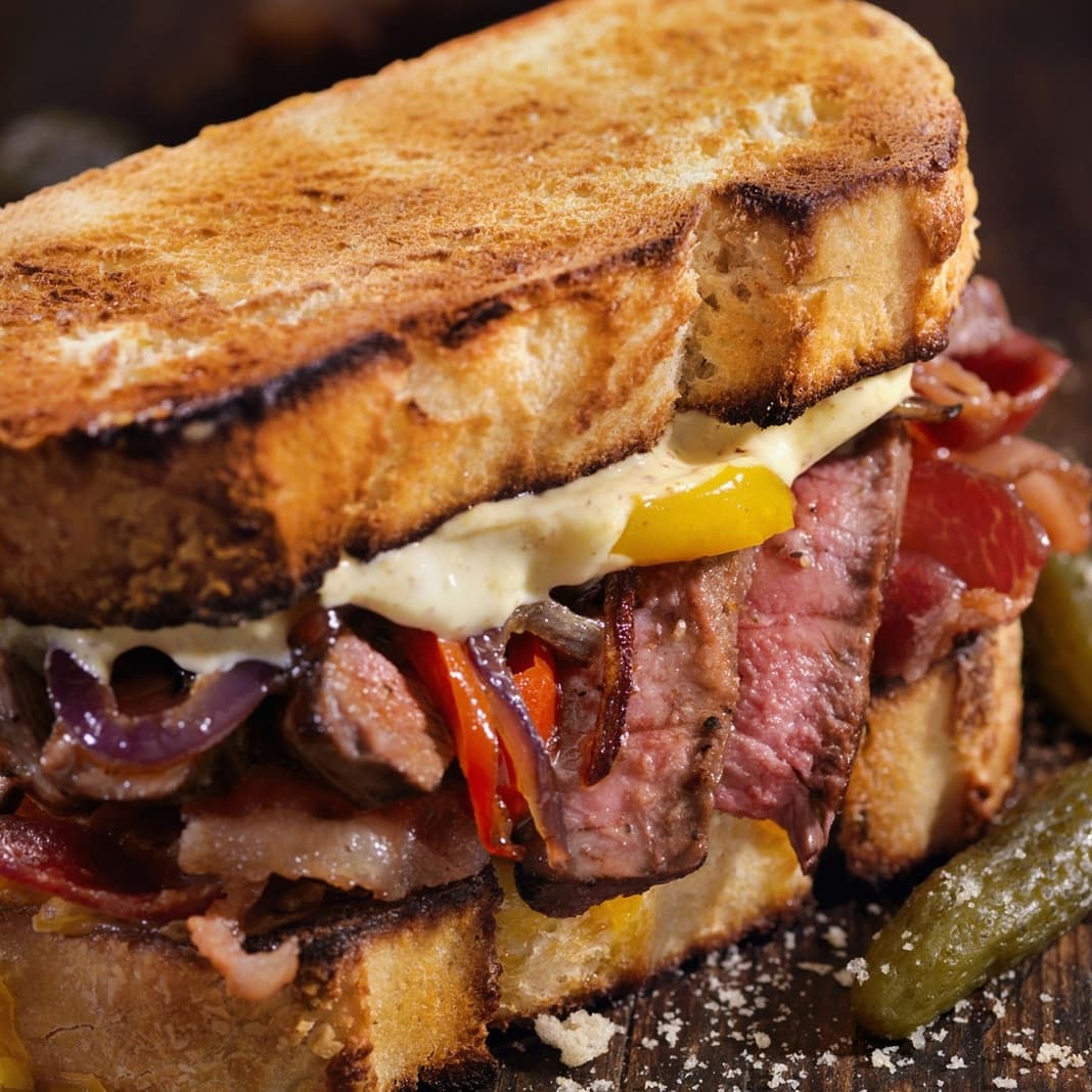 Sandwich Cubano   + POSTRE SORPRESA