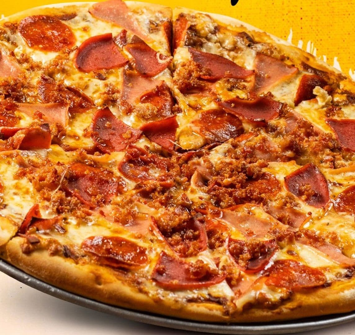 Pizza especial de carnes frías