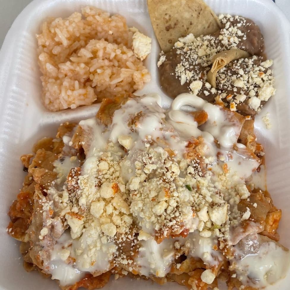 Chilaquiles en salsa roja