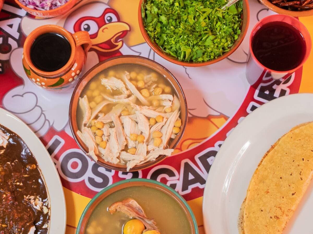 Caldos de Gallina Los Dos Carnales