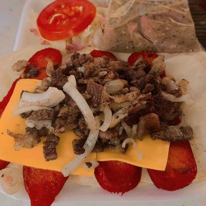 Combo-Salchicha especial+frijolitos charros