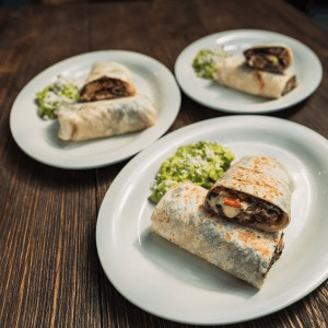 Mini Burrito de Bistec con Queso Oaxaca