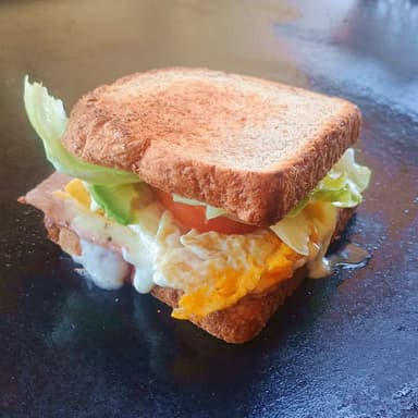 SANDWICH DE HUEVO