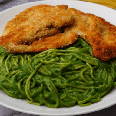 Tallarines Verdes con Milanesa + PEPSI 355 Ml