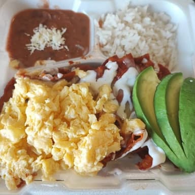 Chilaquiles Sencillos Rojos