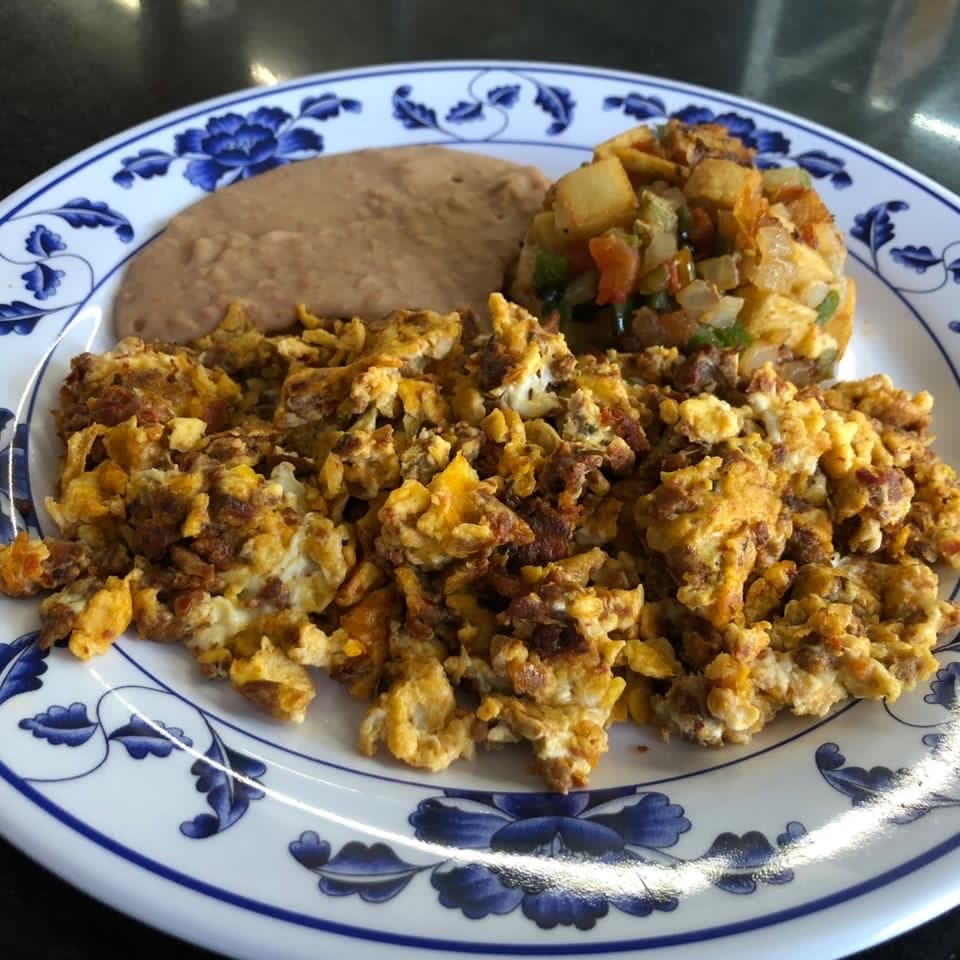 Huevos con Chorizo