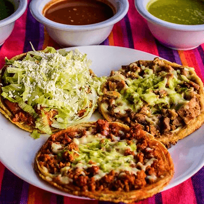 Sope de asada de cerdo (1 pza).