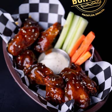 Alitas con Salsa BBQ