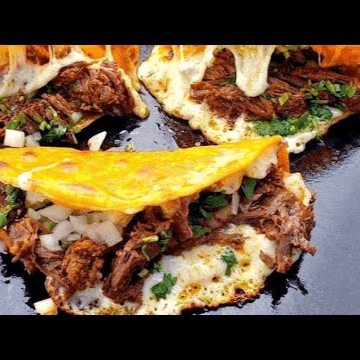 Quesa Birria de Maíz