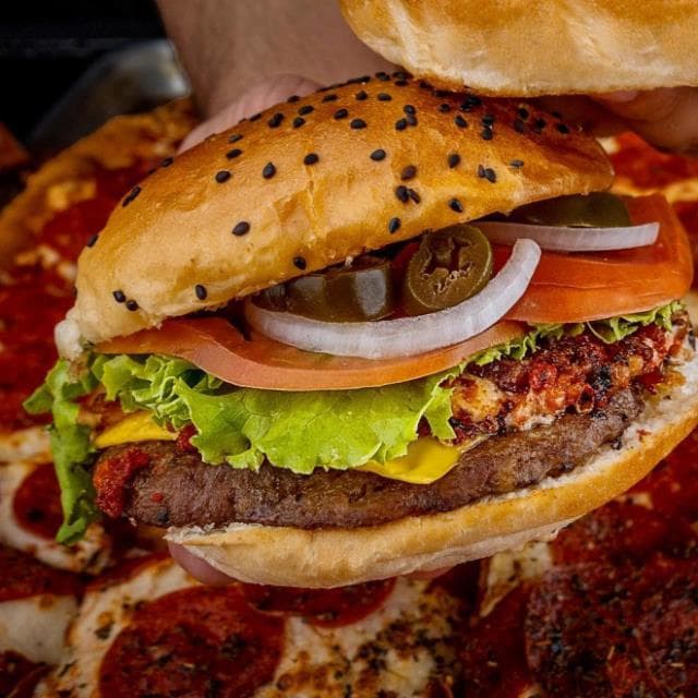 HAMBURGUESA CON TOCINO