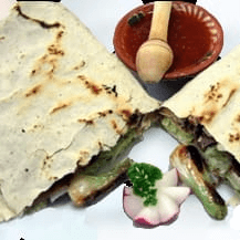 Tlayuda con Queso
