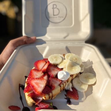 Medio Waffle con Fruta