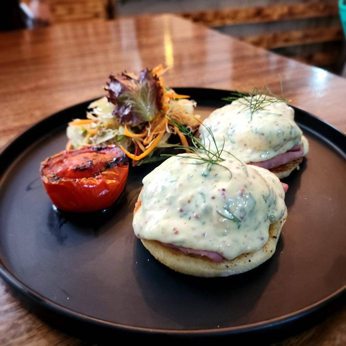 Huevos Benedictinos