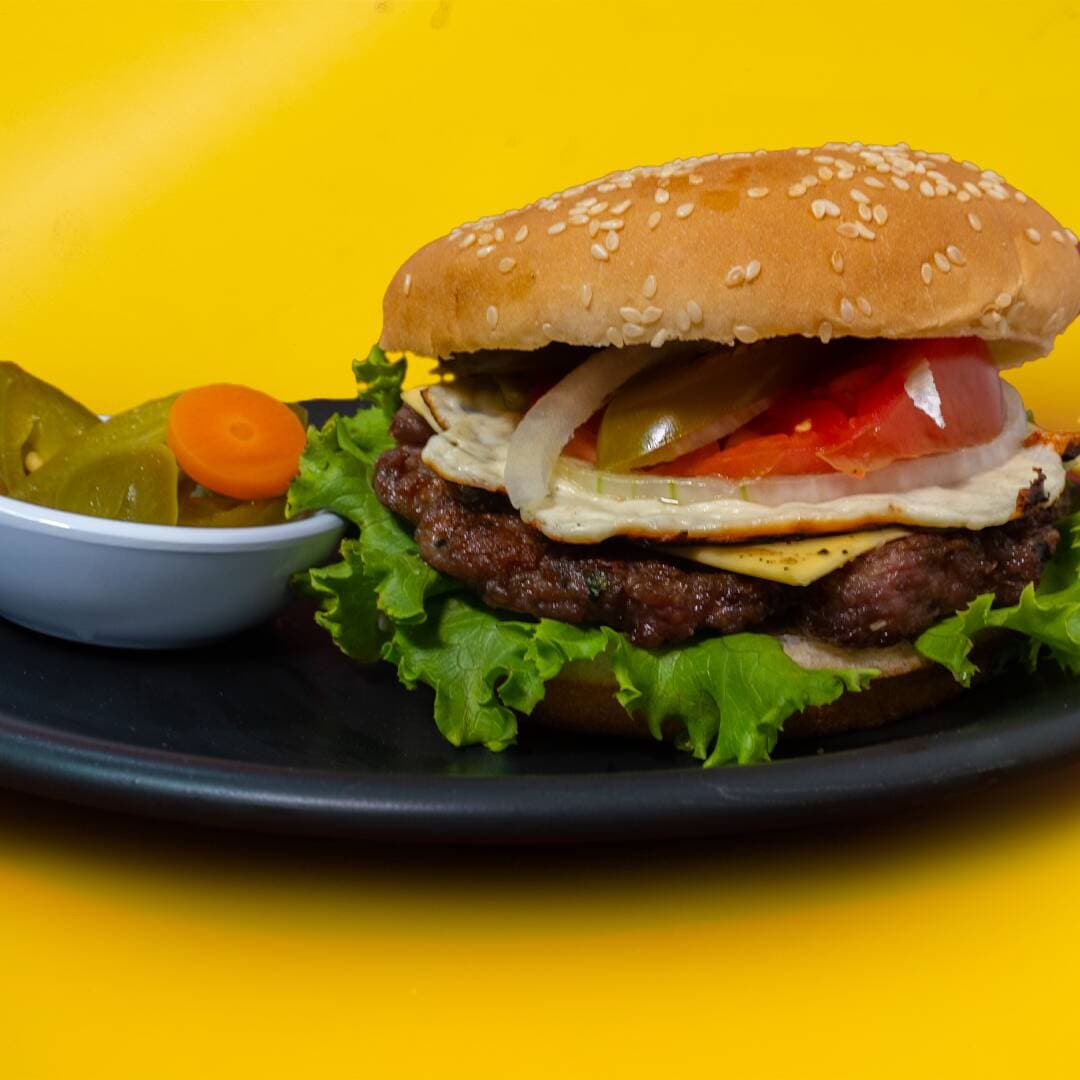 Hamburguesa Oaxaqueña + Papas